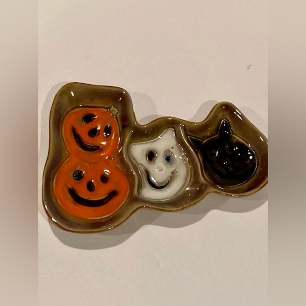Halloween Ceramic Candy Dish with Divders Displaying Pumpkin, Ghost, and Cat